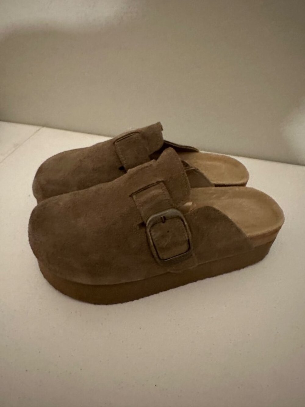Cushionaire Blain Genuine Suede Clogs Cork Footbed Platform - Picture 4 of 8